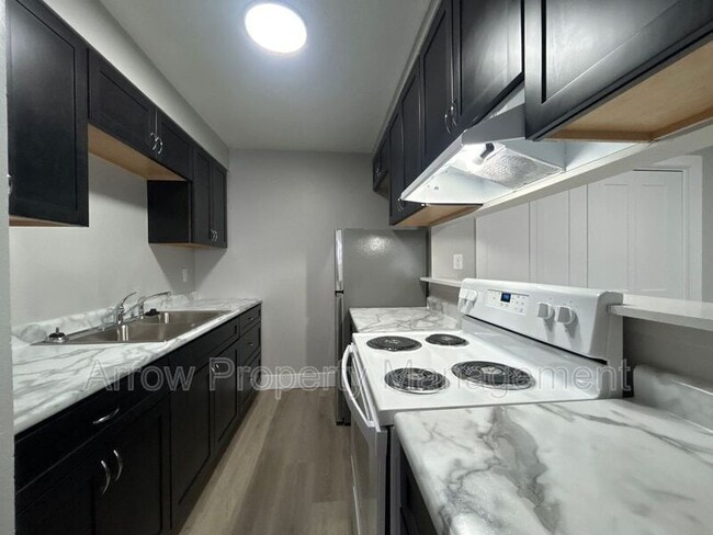 Building Photo - 1010 N 16th St