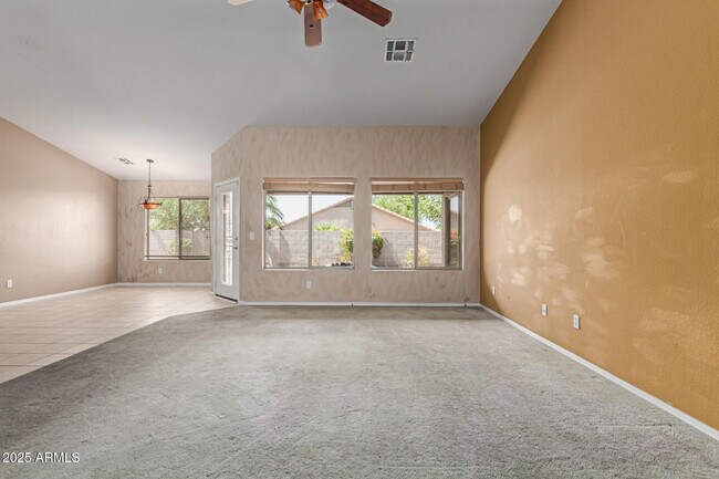 Building Photo - 1642 E Desert Ln