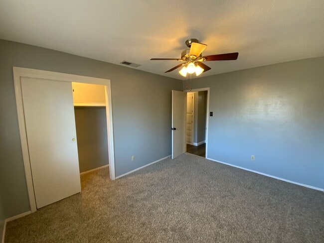 Building Photo - 3 Bedroom Single Story Home Available Near Louisiana Blvd NE & Candelaria Rd NE!