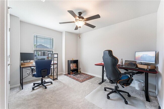Building Photo - 440 Peach Ave