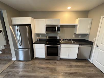 Building Photo - 614 Maple Ave