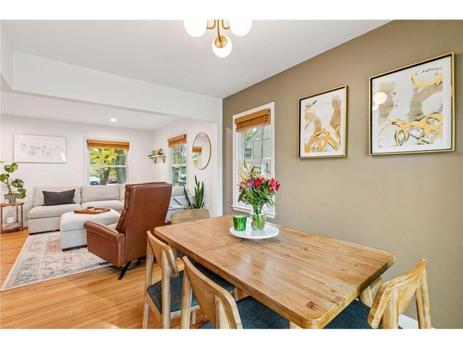 Building Photo - 3040 Hampshire Ave S