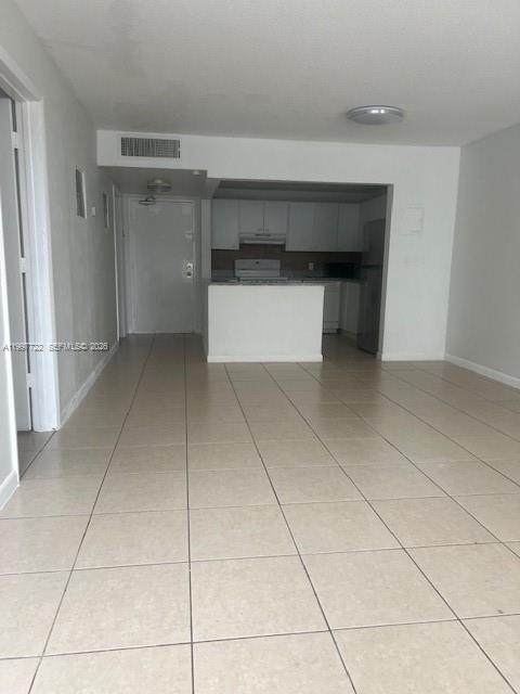 Building Photo - 2175 NE 170th St