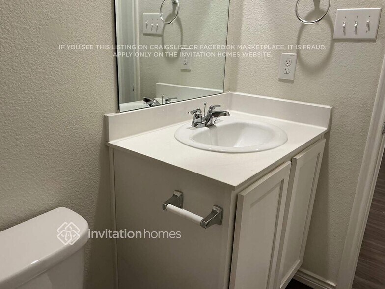 Building Photo - 753 Jamestown Ln