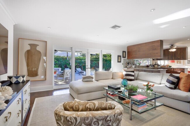 Building Photo - 835 Canary Walk