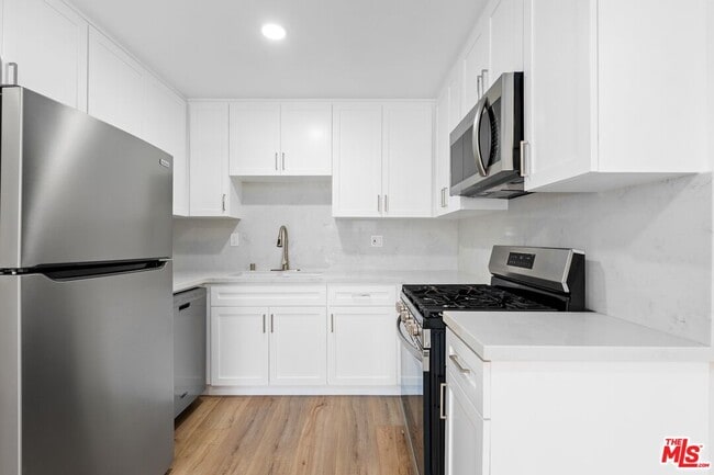 Building Photo - 122 Buccaneer St