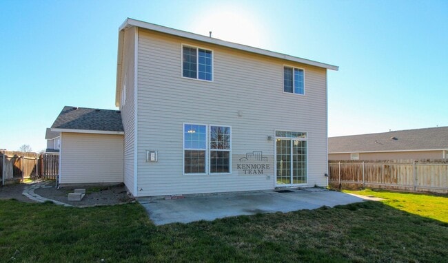 Building Photo - 3 Bedroom, 2.5 Bath Home in West Pasco