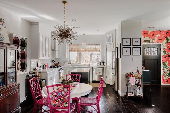 Building Photo - 2412 Wilson St