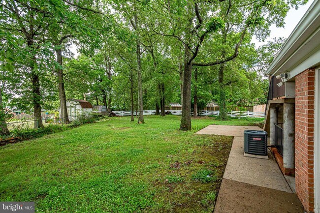 Building Photo - 5001 Ninian Ct
