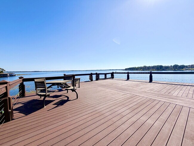 Building Photo - 5243 W Lake Butler Rd