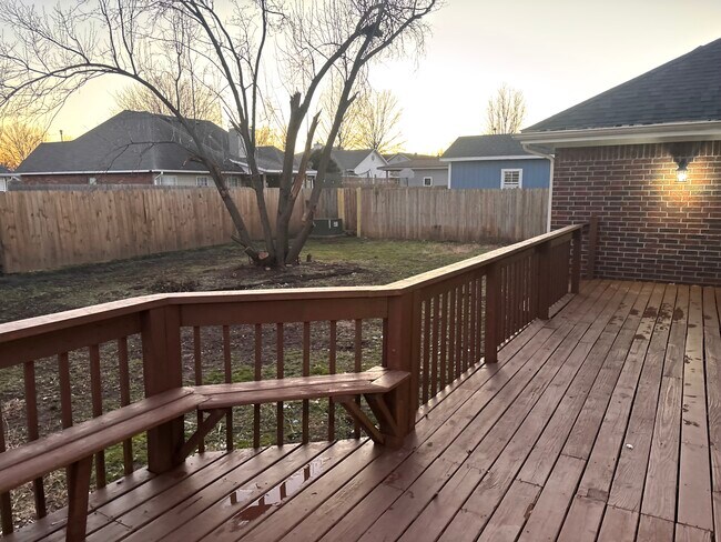 Building Photo - 3402 W Center St