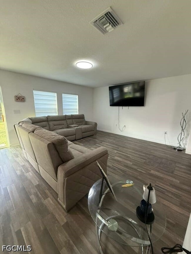 Building Photo - 8115 Ace Ct