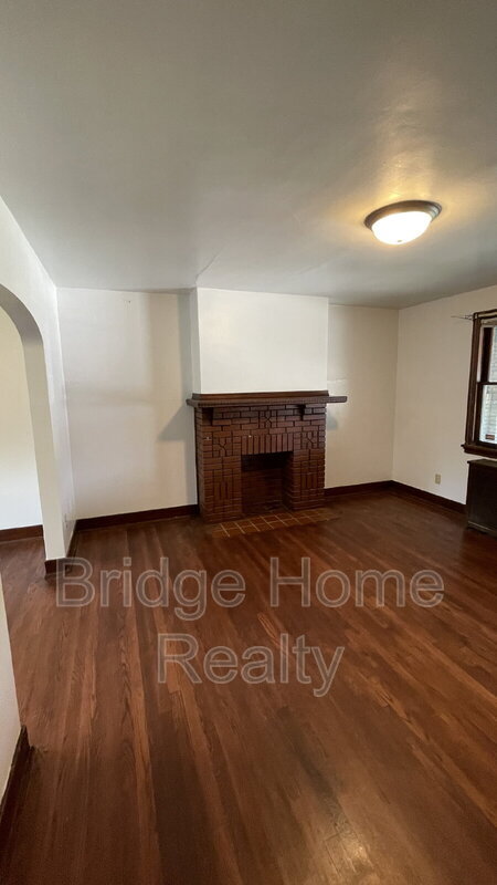 Building Photo - 7442 Irvine St