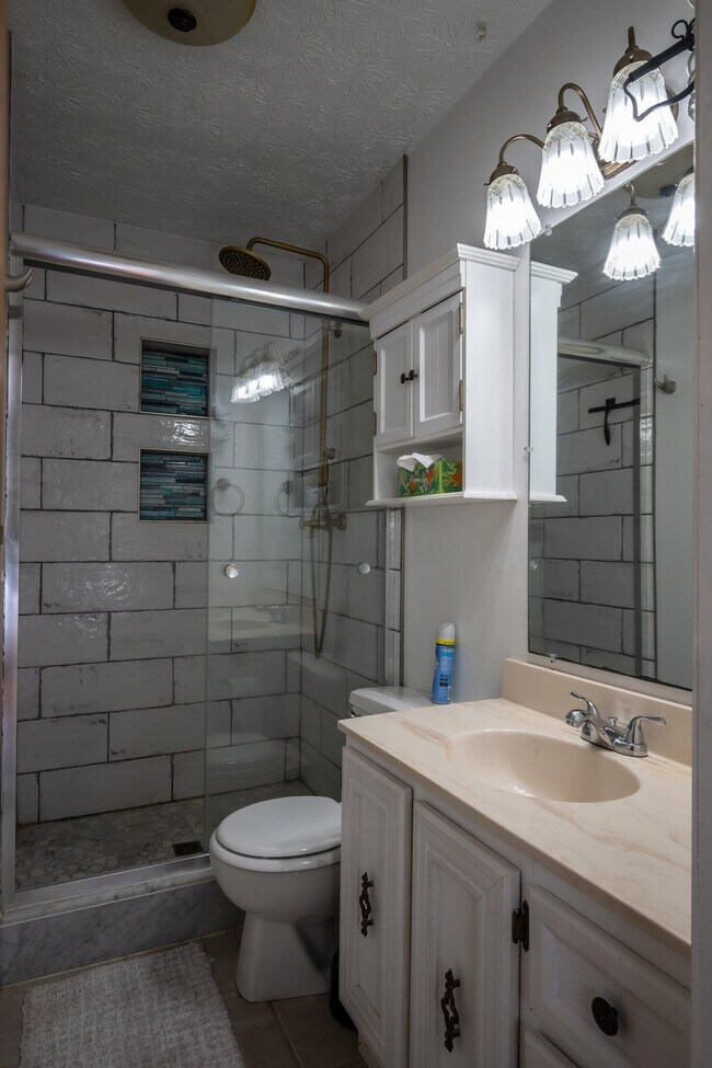 Building Photo - 157 Beaverdam Creek Rd