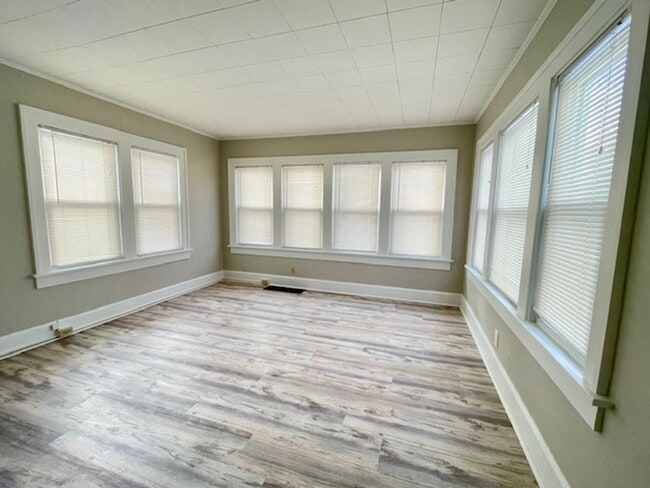 Building Photo - IDEAL 3 Bedroom Home!