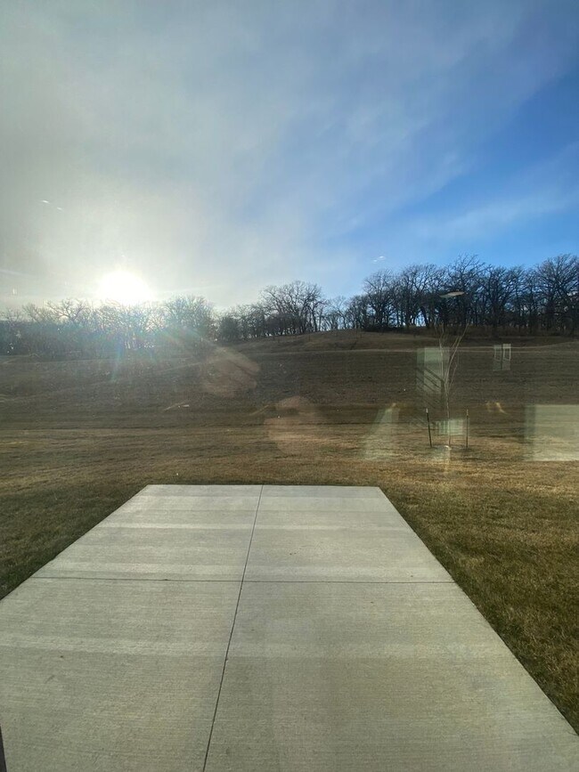 Building Photo - Luxury Homes in West Des Moines