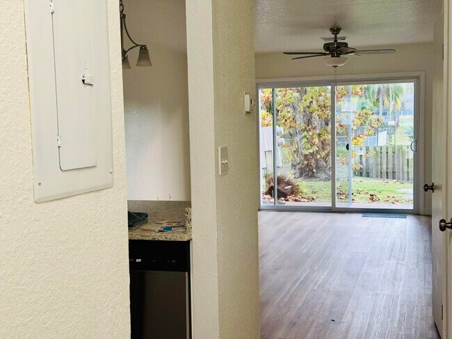 Building Photo - 138 McNeela Dr