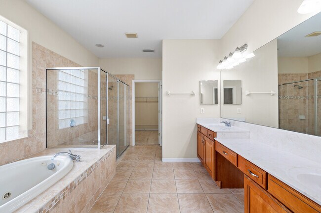 Building Photo - 27417 Silver Thatch Dr