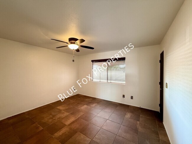 Building Photo - 7650 N Rasmussen Ave