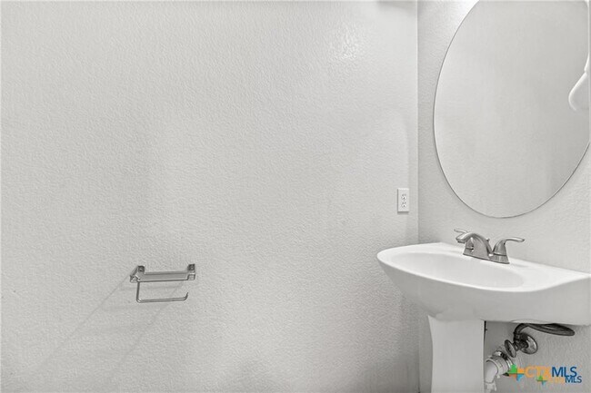 Building Photo - 1112 Katelyn Cir