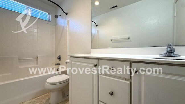 Building Photo - 13171 La Crescenta Ave