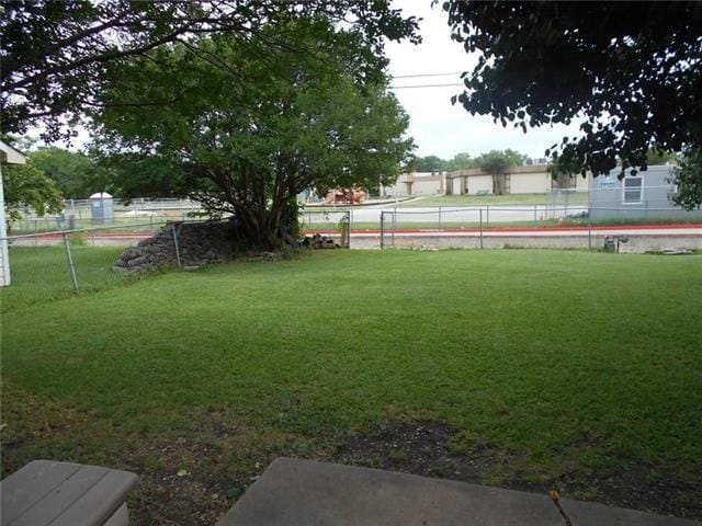Building Photo - 1801 Meadowcrest Dr