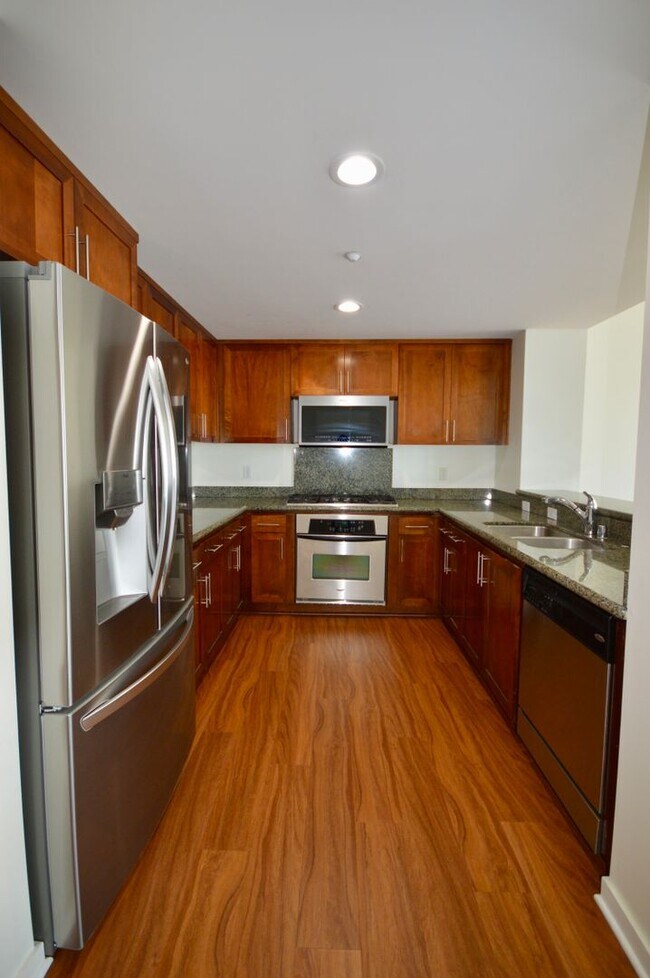 Building Photo - Beautiful 2 Bedroom Apartment in Long Beac...