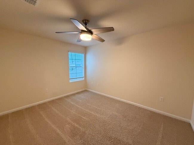 Building Photo - 131 Pomona Wy