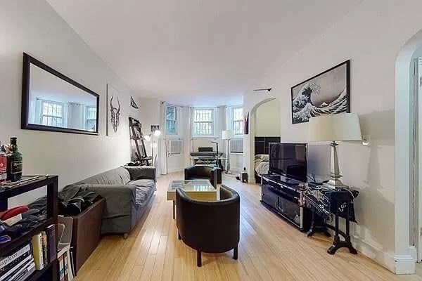 Building Photo - 228 Commonwealth Ave