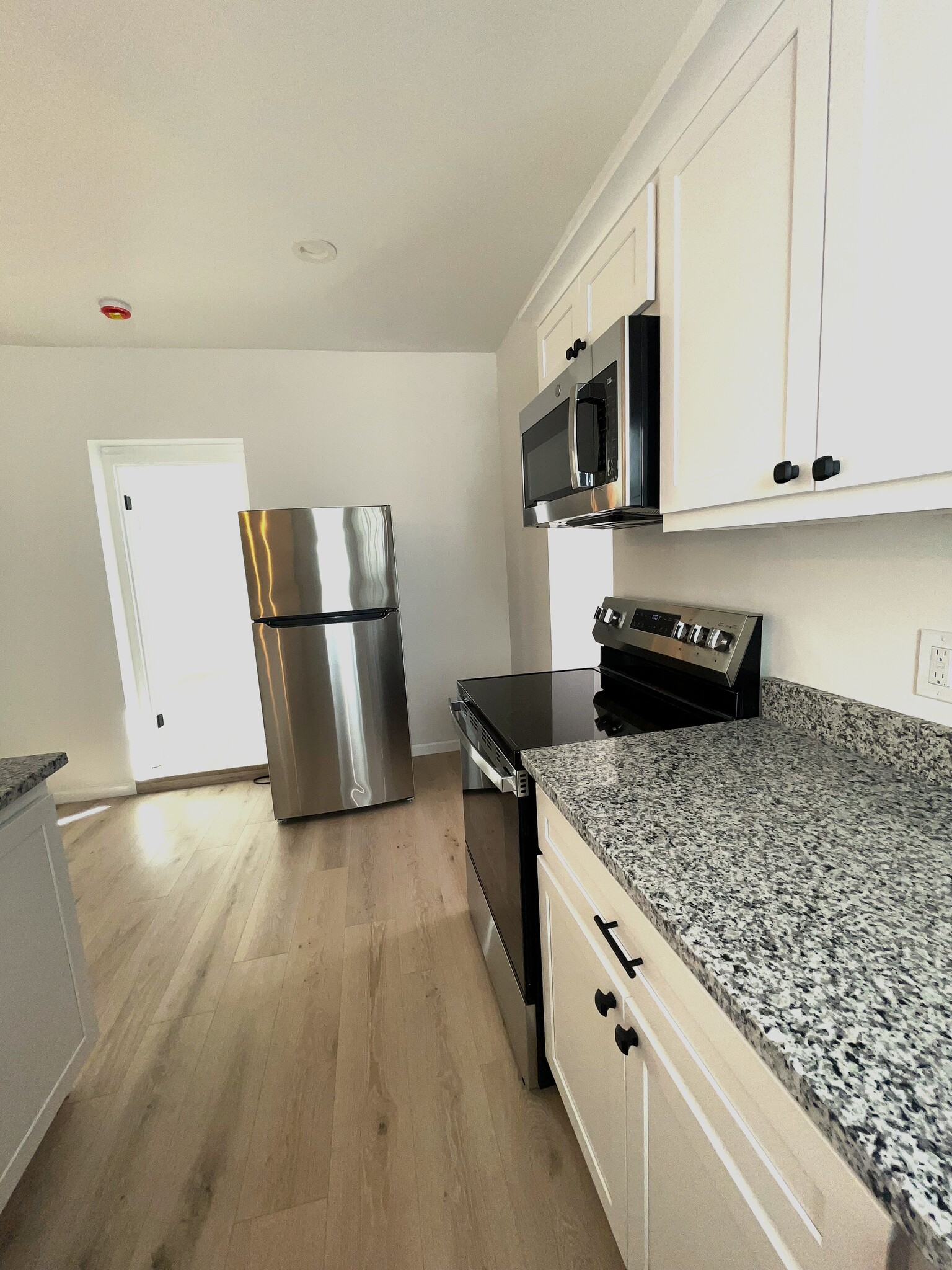 Building Photo - 5902 Nashville Ave