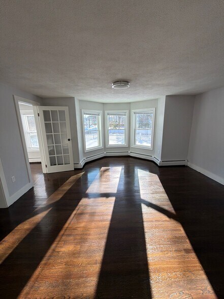 Building Photo - 610 Ives Row