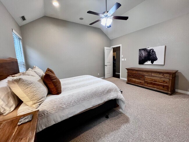 Building Photo - Beautiful Corner Lot, Single Family Home, in Sherwood Lakes.