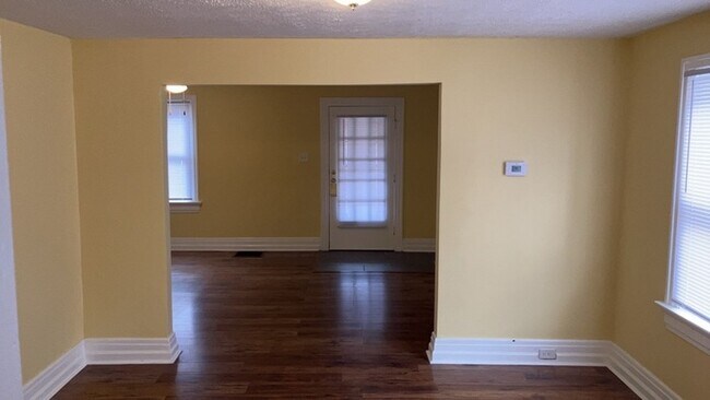 Building Photo - 908 Watervliet Ave