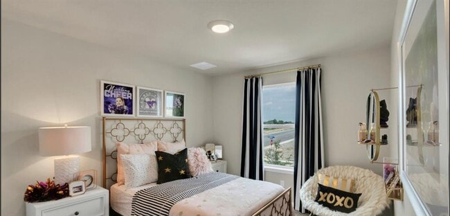 Building Photo - 257 Frogmore Lp
