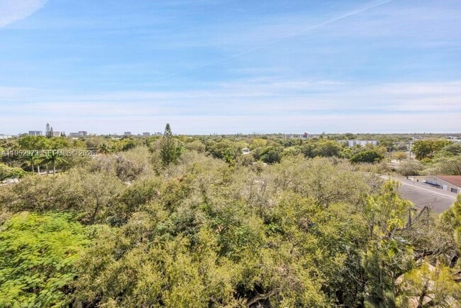 Building Photo - 840 NE 130th St