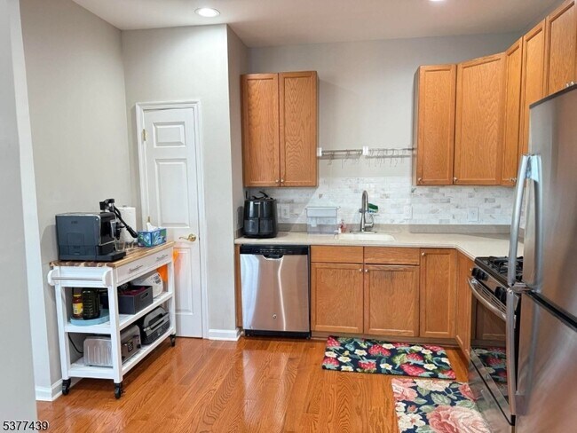 Building Photo - 155 Conover Terrace