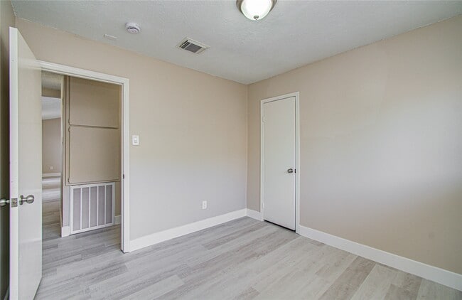 Building Photo - 13843 Rosetta Dr