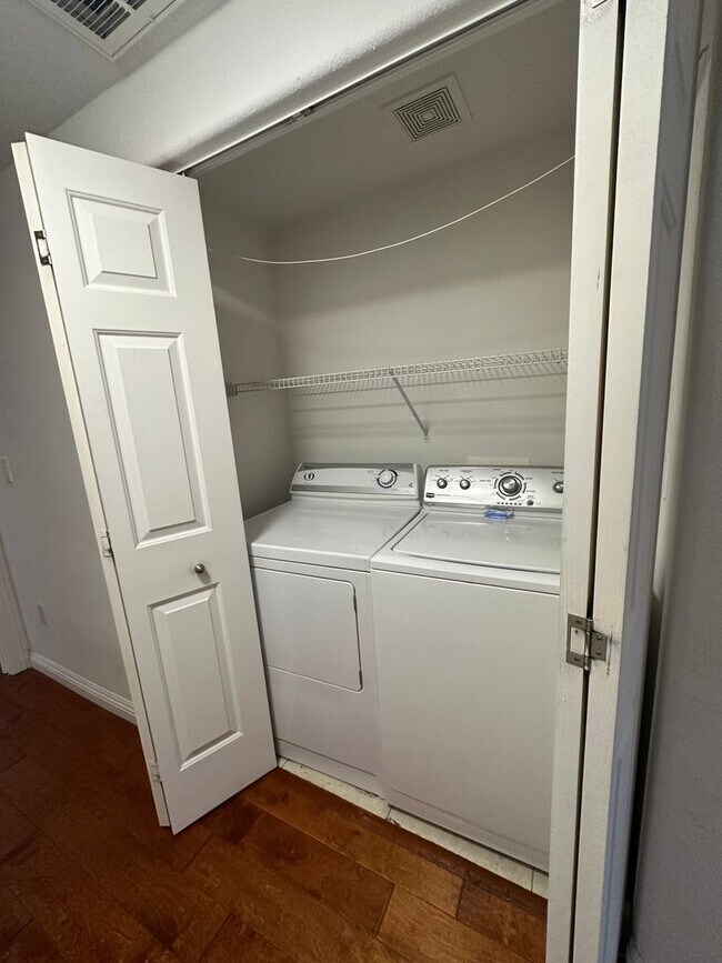 Building Photo - 2 bedroom Partially furnished Condo