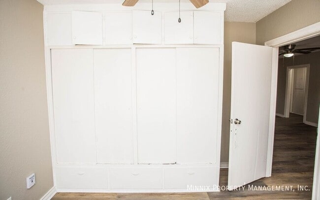 Building Photo - 2404 27th St