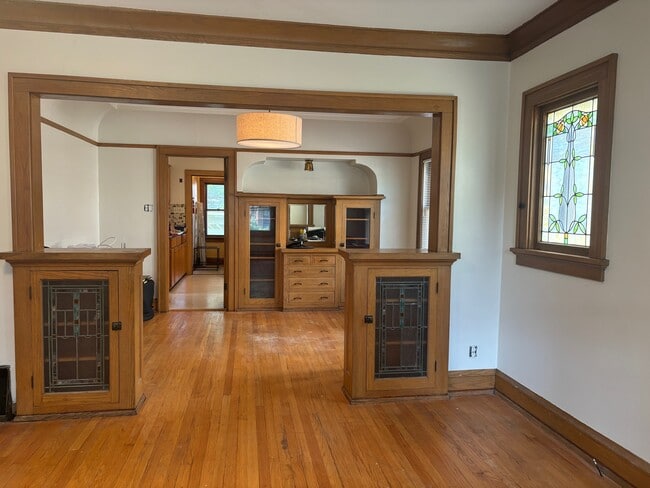 Building Photo - 5412 W Vine St