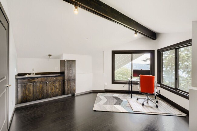 Building Photo - Cedar Park Furnished Home
