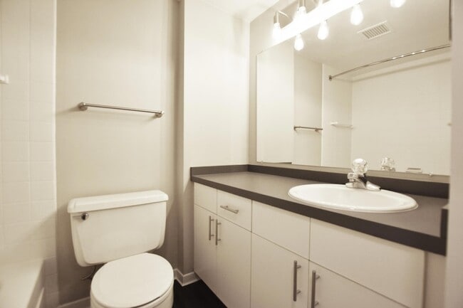 Building Photo - 555 E William St