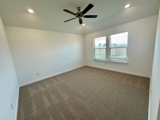 Building Photo - 3 bed 2 bath - Frenship ISD