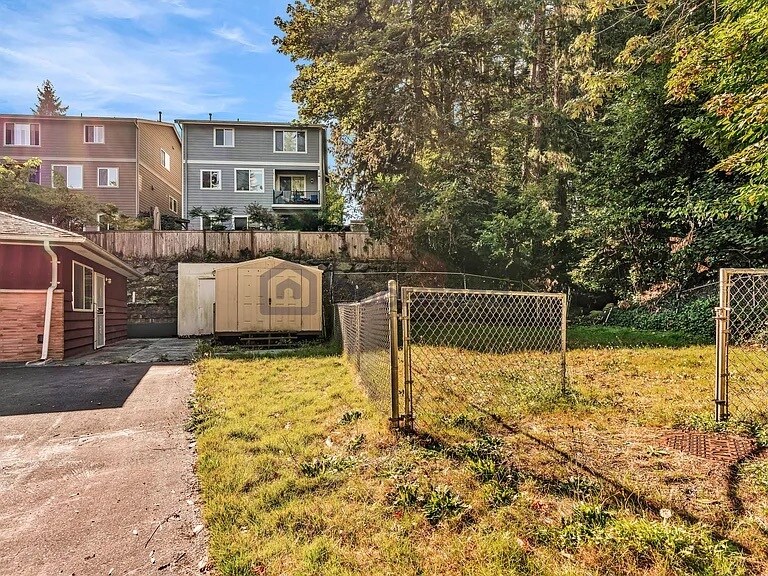 Building Photo - 3533 NE 17th Pl