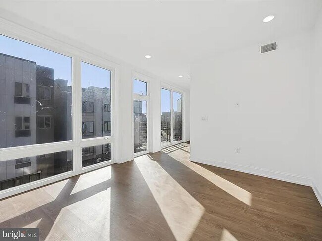 Building Photo - 1620 Ridge Ave
