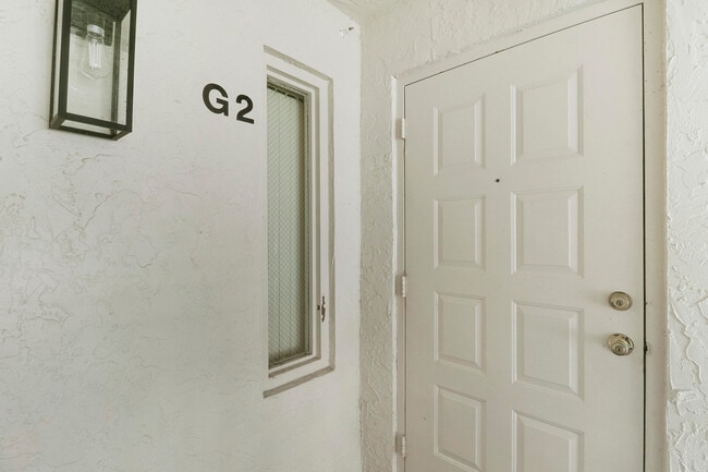 Building Photo - 2703 SW Matheson Ave