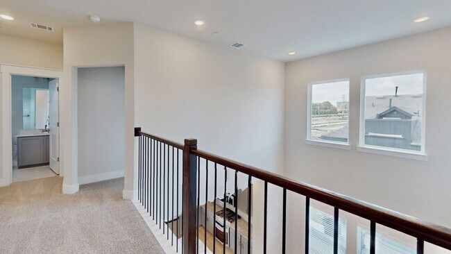 Building Photo - 832 Concan Dr