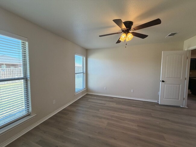 Building Photo - 3/2 in Frenship ISD, available MAY!!!