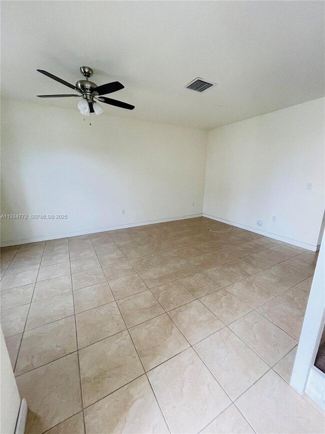 Building Photo - 11564 SW 151 Ave