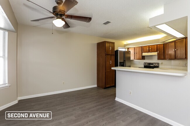 Building Photo - 6604 Arancio Dr W